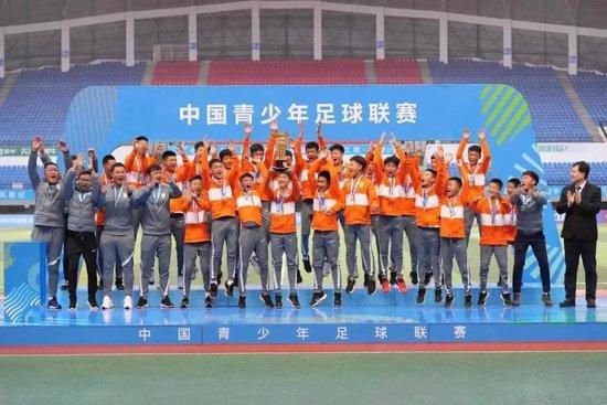 这里有B席、罗德里、科瓦西奇以及里科-刘易斯这样的球员，他们都非常的出色，都是非常优秀的球员。